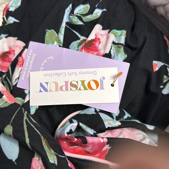 NWT Joyspun Women's Notch Collar Short Sleeve Knit Top & Capri Pajama Set - Picture 3 of 3